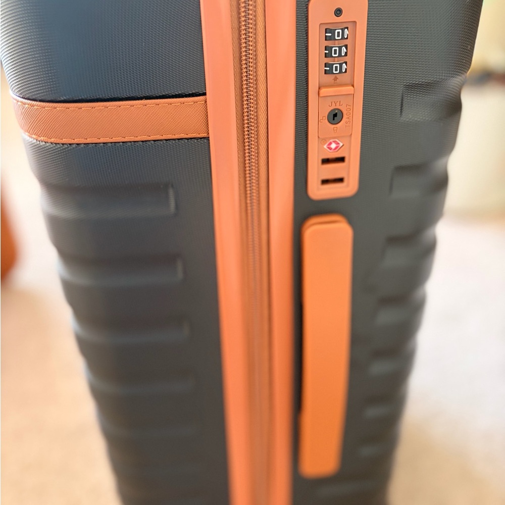 Jukein Hard Shell Carry-On Luggage in Black with Orange Trim - Picture 4 of 8